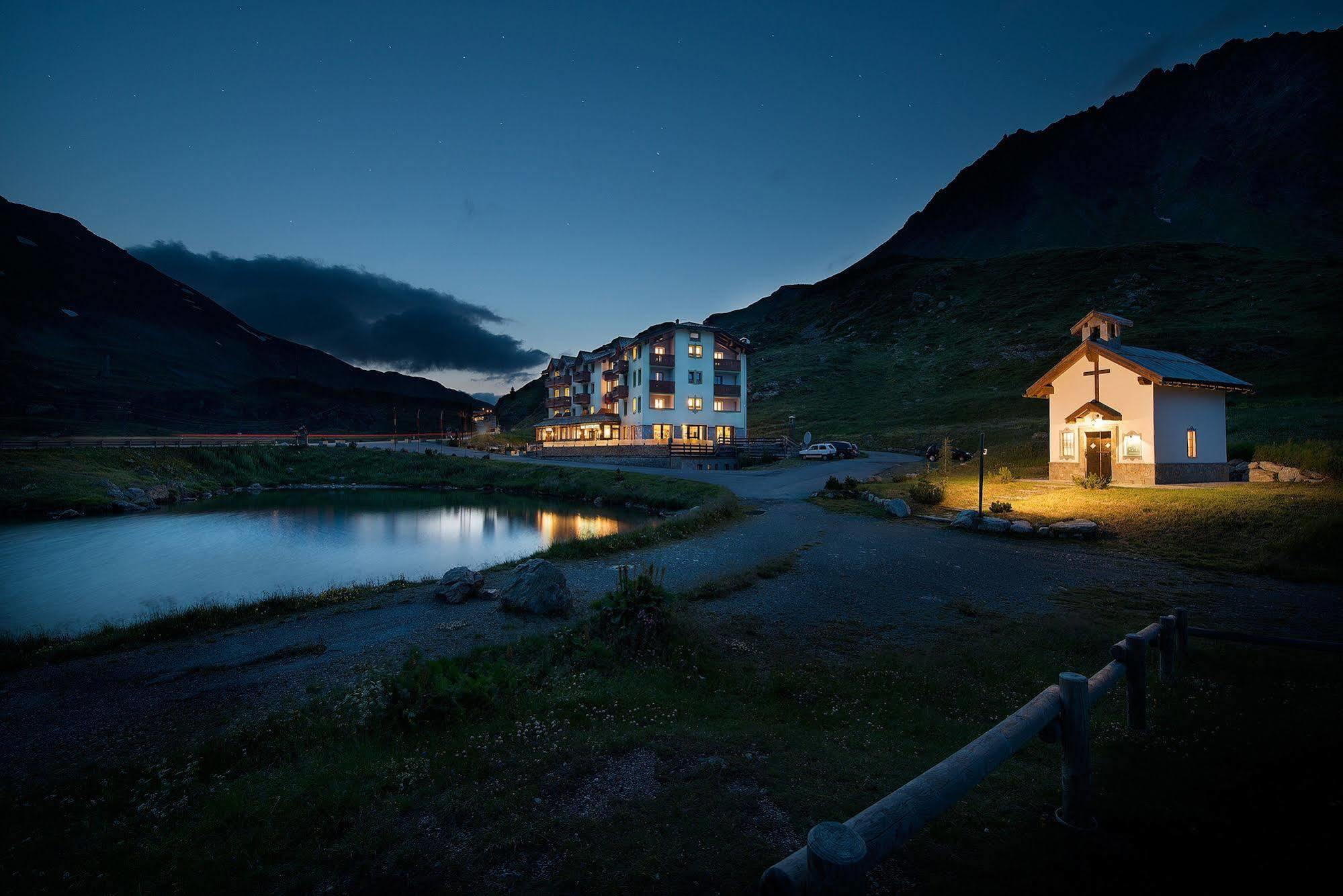 Hotel Interalpen Isolaccia Dış mekan fotoğraf